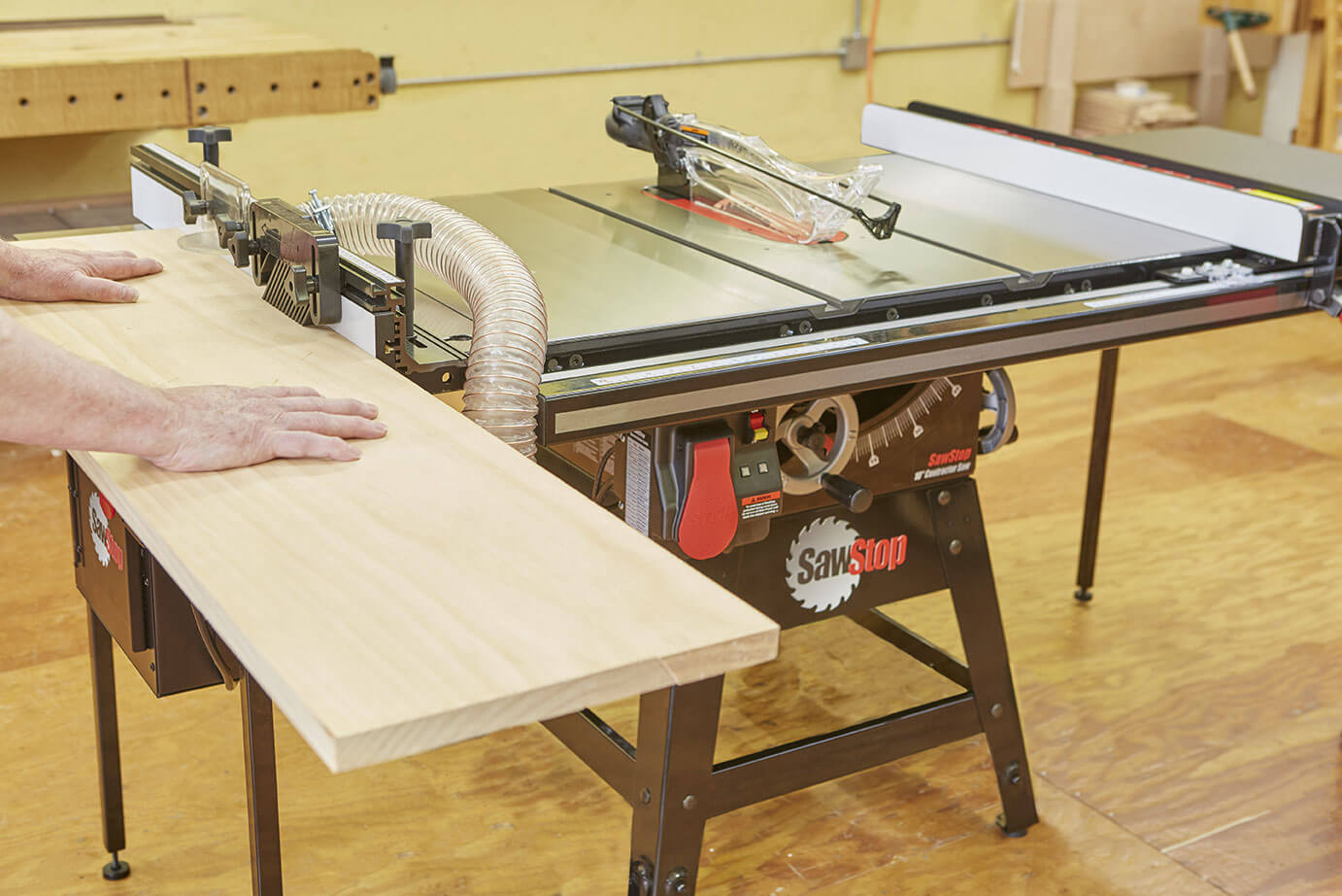 10 5 HP 240V Cabinet Table Saw with Built-in Router Table